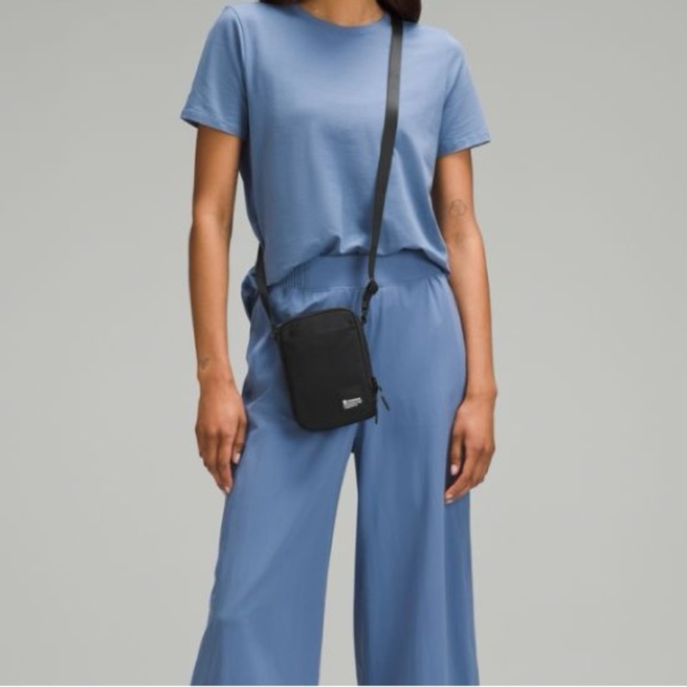 Easy Access Crossbody Bag 1.5L